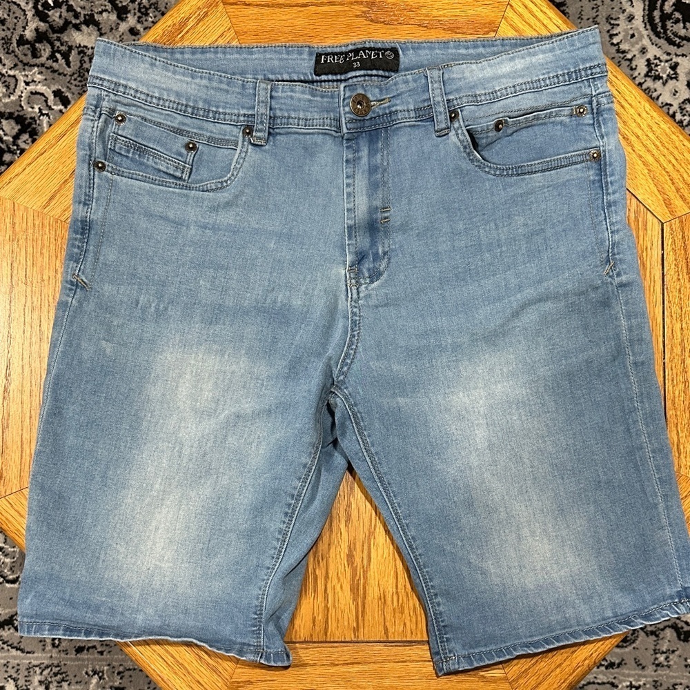 **FREE PLANET* Men’s Light Wash Denim Bermuda Shorts Size 33